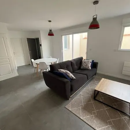 Апартаменты Neuf Avec Patio *