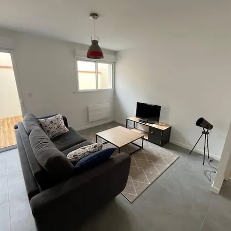 Neuf Avec Patio Апартаменты Сен-Лоран-сюр-Севр